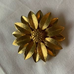 Vintage Gold Flower Brooch Pin Sarah Coventry